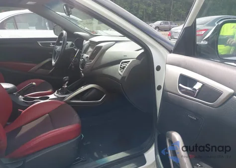 2013 Hyundai Veloster Base W/Red from USA, damaged, VIN KMHTC6AD3DU131703